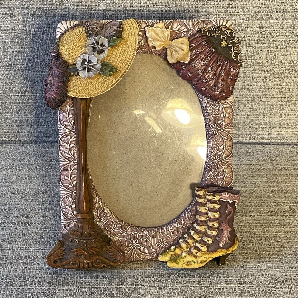 Victorian Style Photo Frame Holds 5.5”x 4” Picture 3D Resin Beauty Parade 2000
